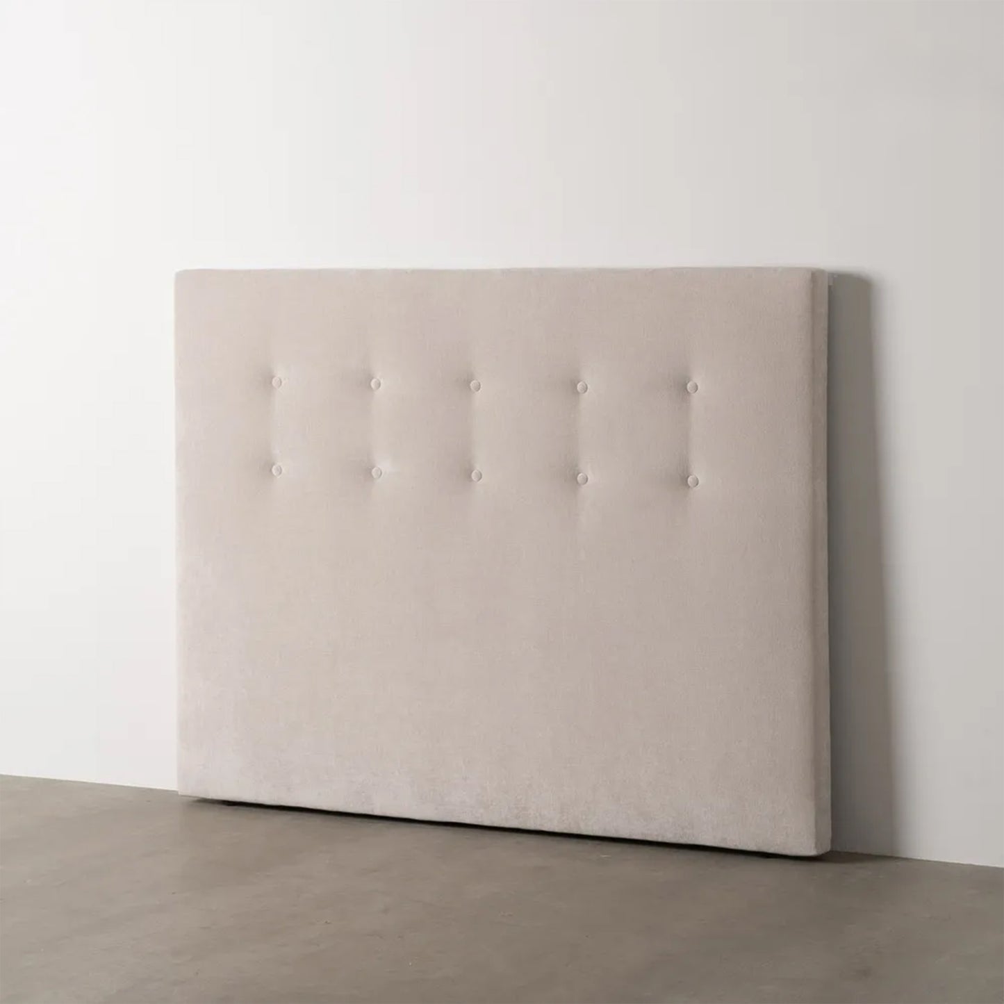 Fernanda upholstered headboard in cream fabric with tufted buttons, 165 cm wide and 125 cm high, ideal for queen-size beds