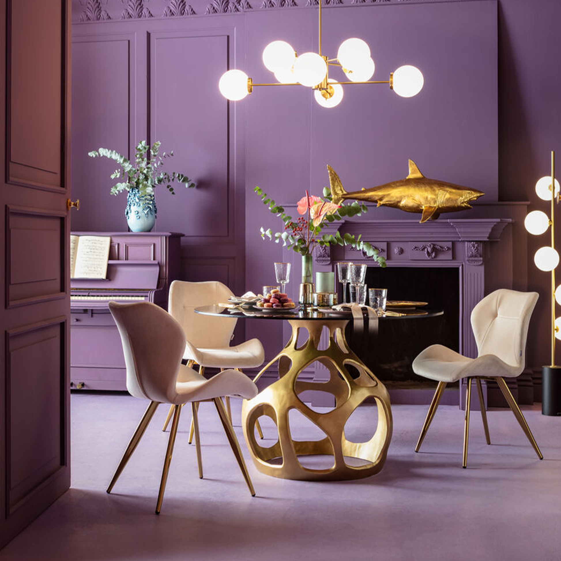 VIN Heavenly Gold Lamp with opal glass globes and brass finish