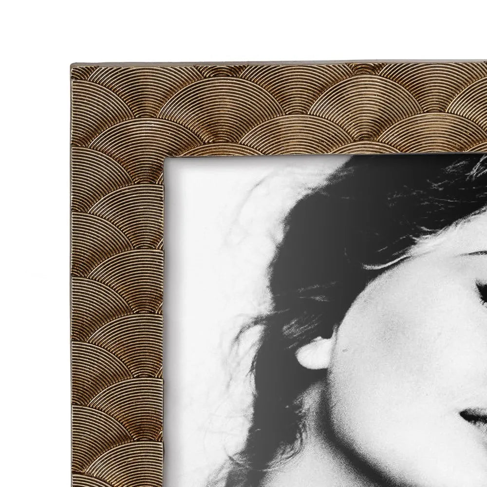 Shauna old-gold polyresin photo frame with intricate wave design for 13x18cm photo