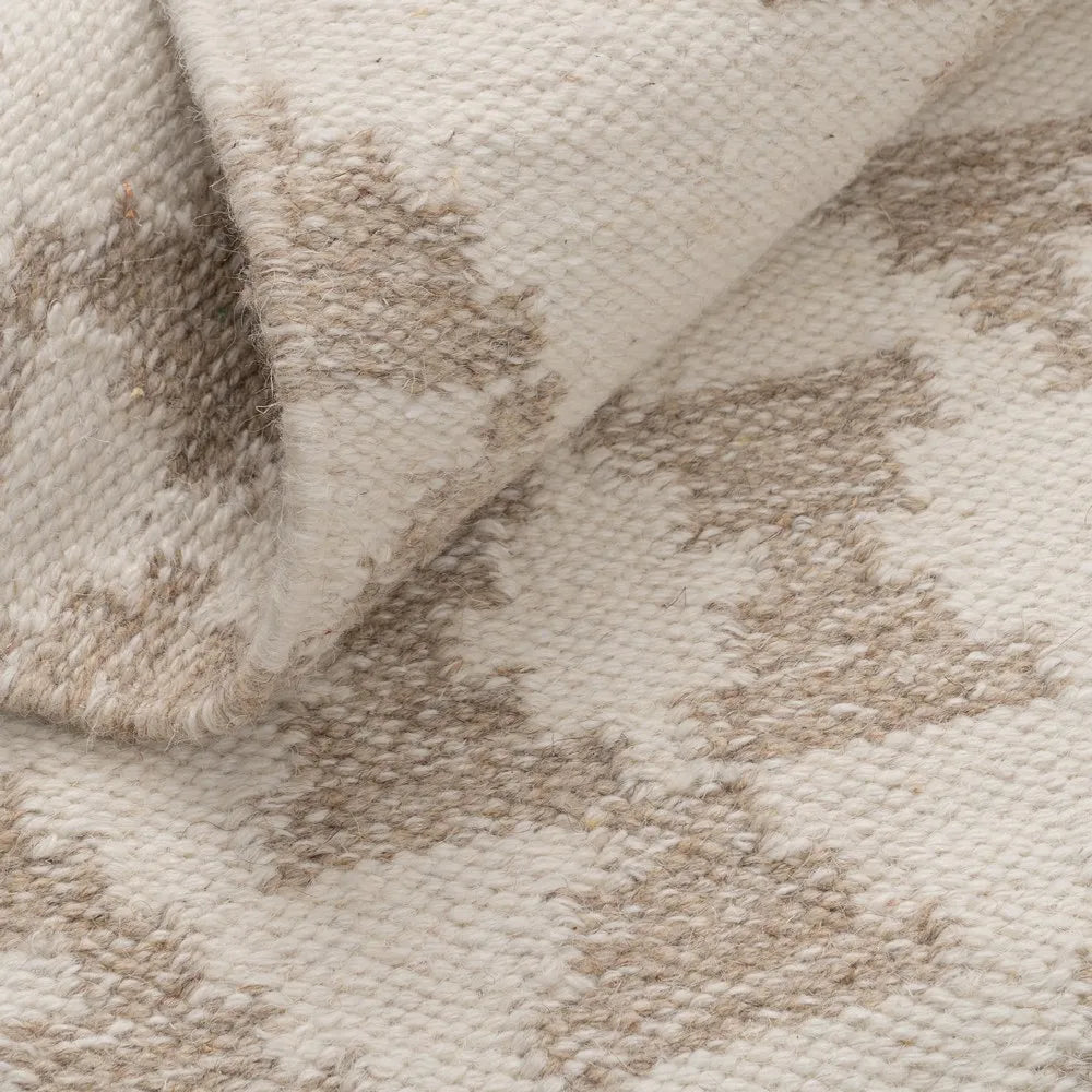 Sofia natural white wool-cotton carpet with diamond pattern