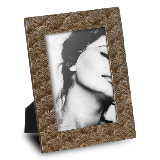 Shauna old-gold polyresin photo frame with intricate wave design for 13x18cm photo
