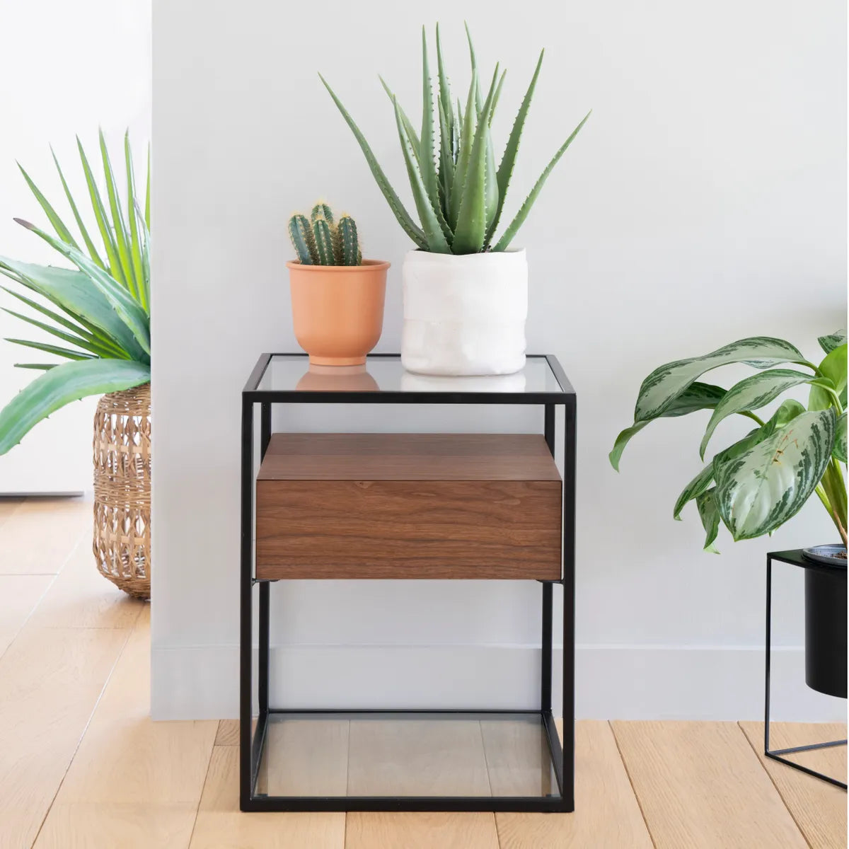 Cayetana 1-drawer end unit with black frame, glass shelves, and wood drawer – AK Interior Living