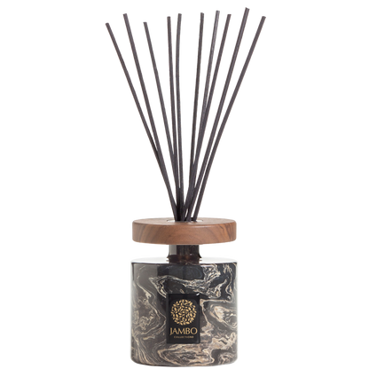Konoko Reed Diffuser – marble-like diffuser with rhum, saffron, and oudh fragrance from Jambo Exclusivo Collection.