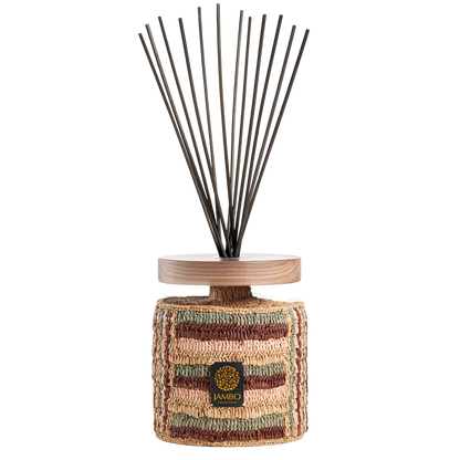 Isalo Raffia Diffuser – handcrafted raffia decor with cinnamon, clove, and amber fragrance notes from Jambo Exclusivo.