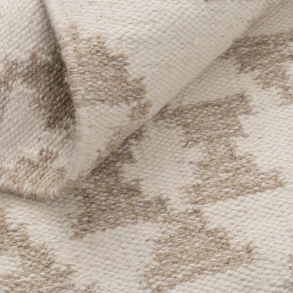 Sofia natural white wool-cotton carpet with diamond pattern
